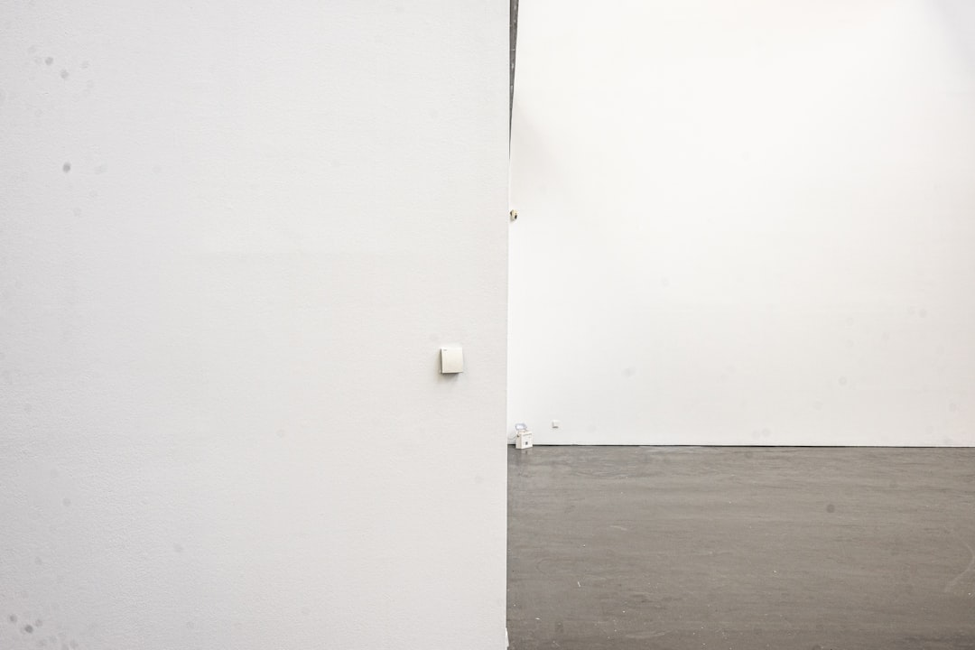 上海服装店陈列架选型指南：提升终端展示效果的实用方案